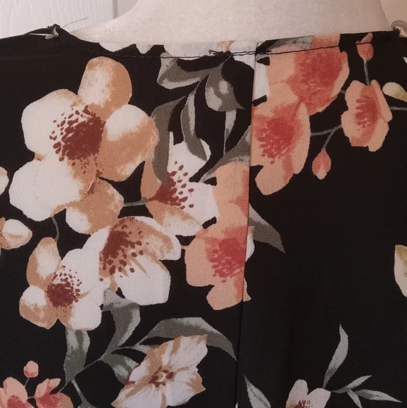 Gee Gee floral kimono; black. L/XL - Picture 6 of 7